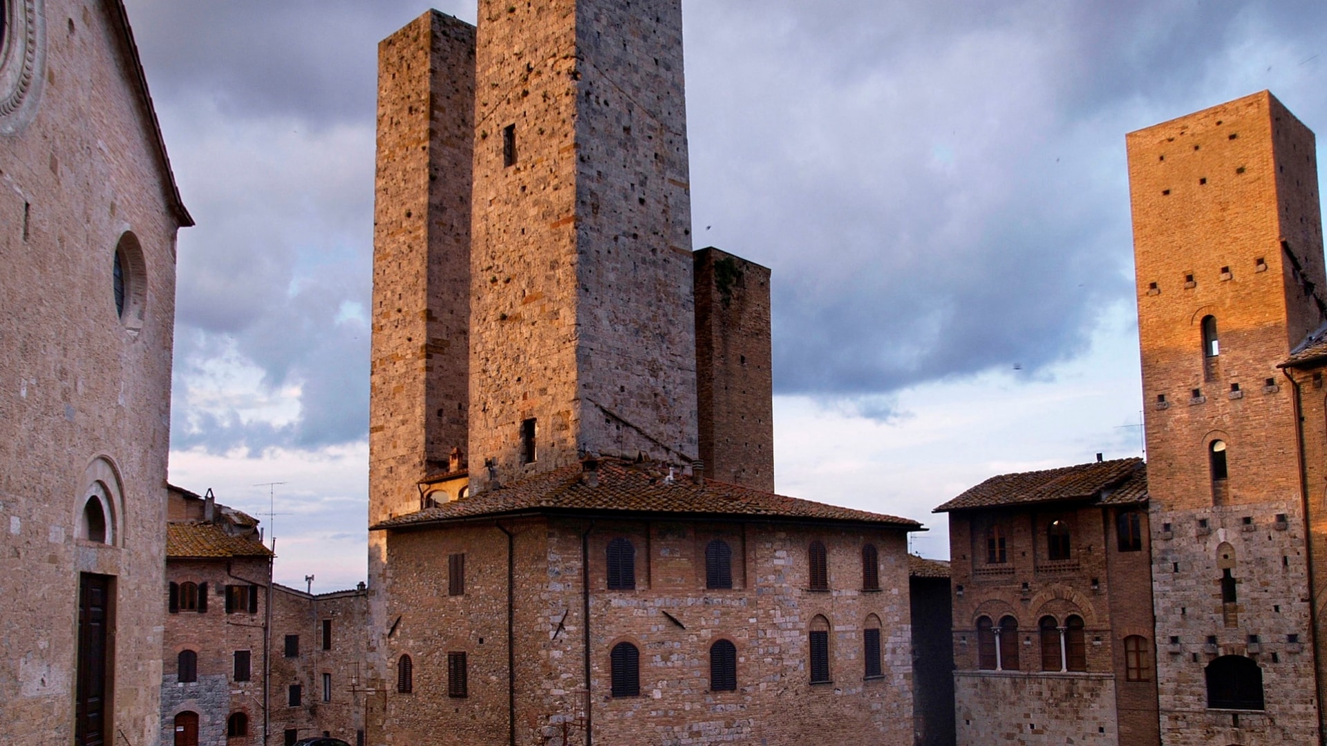 Torre e Casa Campatelli a San Gimignano Storia dell'Arte