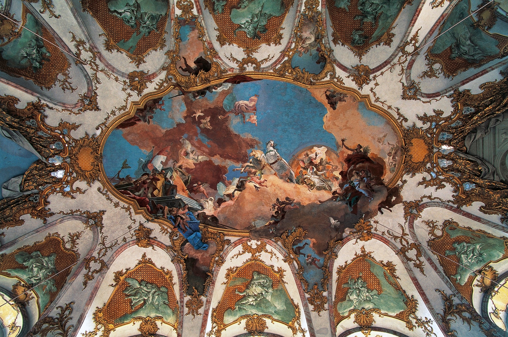 Giambattista Tiepolo, Apollo conduce al genio della Nazione germanica Beatrice di Burgundia (Storia della diocesi di Würzburg), affresco della Sala Imperiale della Residenza, 1751-‘53, Würzburg